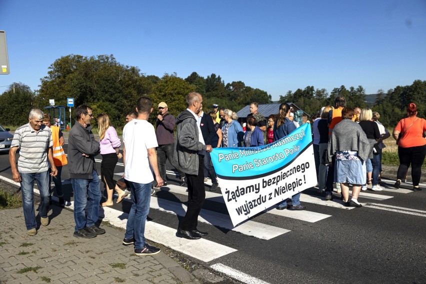 Protest na drodze krajowej nr 79 w Nielepicach