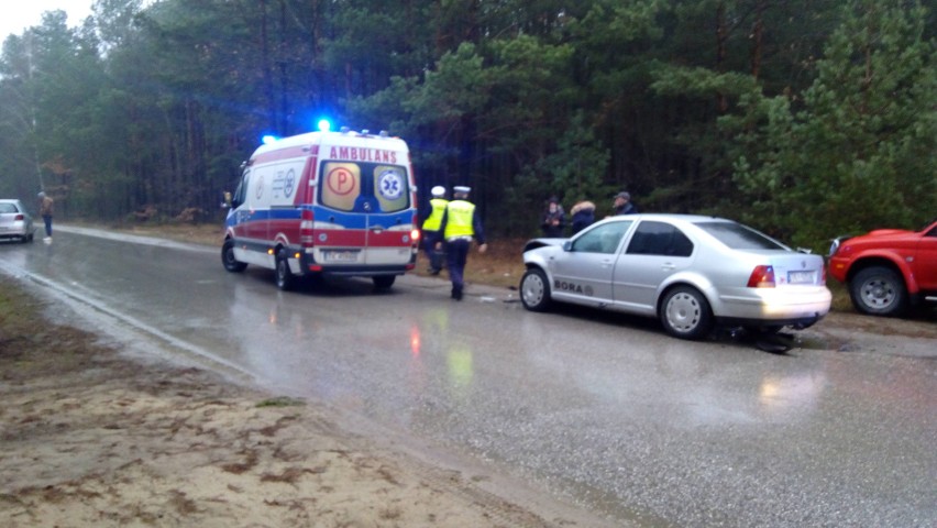 Wypadek w Napękowie. Dwie osoby w szpitalu [ZDJĘCIA]