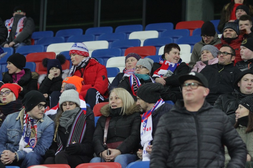 Górnik Zabrze - Wisła Kraków: mimo zimna, na trybunach był...