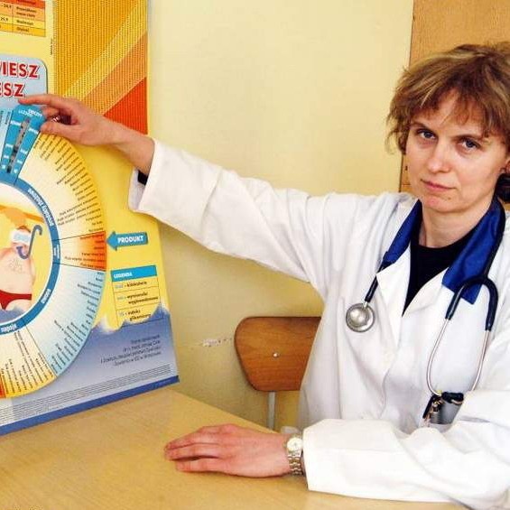 Dr Renata Orłowska-Florek, specjalista chorób wewnętrznych i endokrynolog: - U podstaw otyłości mogą być niektóre choroby endokrynologiczne np. niedoczynność tarczycy, zespół Cushinga, uszkodzenie podwzgórza, stosowanie leków