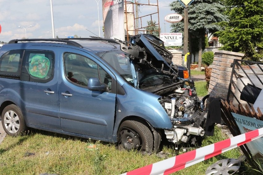 Wypadek na Krakowskiej w Kielcach. Jedna osoba nie żyje