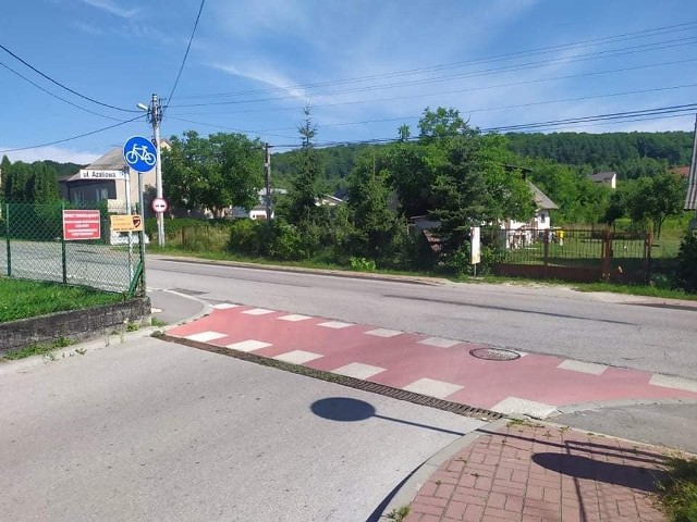 W ramach dofinansowania z Rządowego Funduszu Rozwoju Dróg Lokalnych przebudowane zostanie między innymi przejście dla pieszych na skrzyżowaniu drogi powiatowej i ulicy Azaliowej w Zgórsku, w gminie Nowiny.