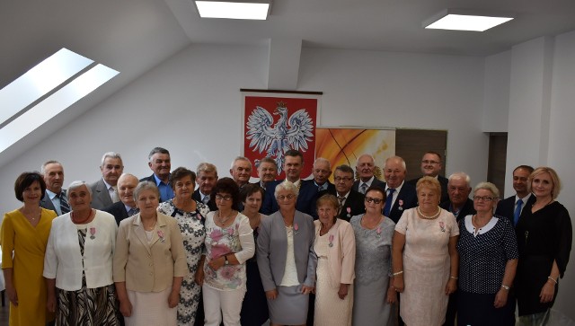 "Złote" pary z terenu gminy Opatowiec otrzymały prezydenckie Medale za Długoletnie Pożycie Małżeńskie.