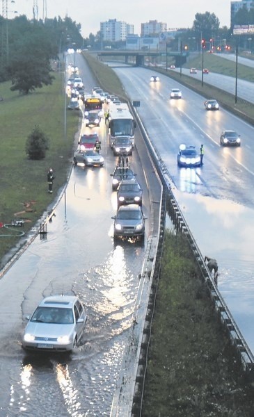 Przez dwie godziny przejazd popularną ekspresówką między Sosnowcem a Katowicami był w sobotę zablokowany