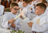 Toruń. Pierwsza Komunia Święta w parafii pw. św. Maksymiliana Kolbego. Tak było podczas uroczystości! [zdjęcia]