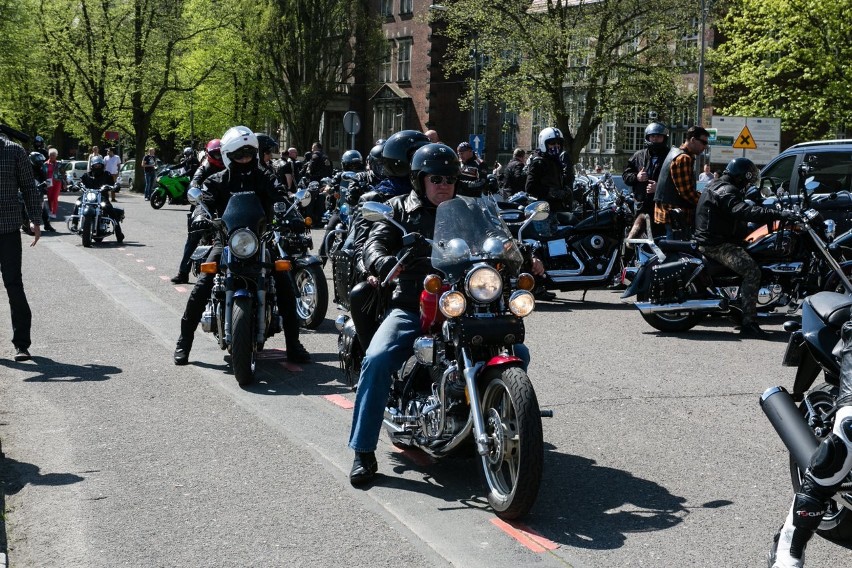 Sezon na dwa kółka otwarty. Motocykliści zrobili hałas [ZDJĘCIA, WIDEO]