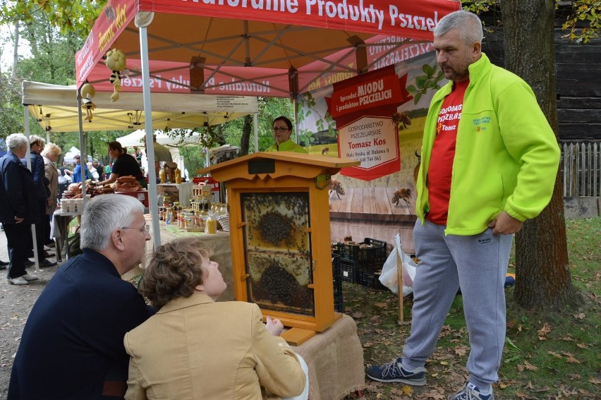 Święto Plonów i Targi Miodu w Muzeum Wsi Opolskiej.