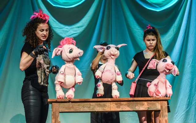Ostatni spektakl Bydgoskiego Teatru Lalek Buratino pt. „Trzy świnki" odbędzie się 17 grudnia o godz. 10 na scenie MCK