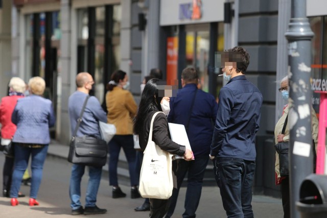 Obostrzenia dotkną ponad 100 powiatów. Warszawa w strefie żółtej „na 99 proc.”