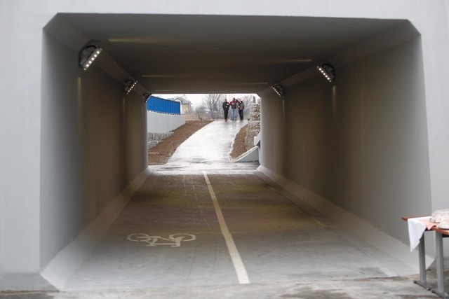 Tunel pod zaporą w Rzeszowie gotowy do użytku.