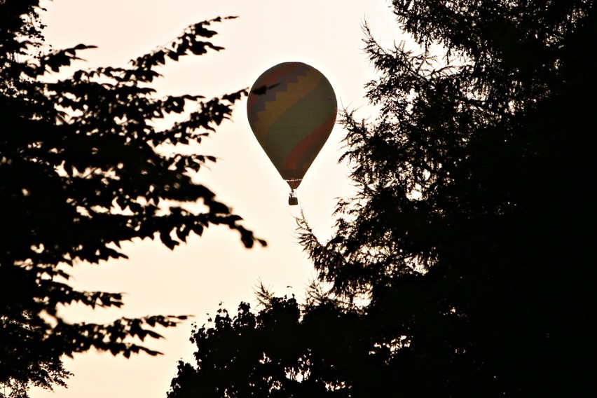 Zawody balonowe w Nałęczowie. Balony poszły w górę [DUŻO ZDJĘĆ]