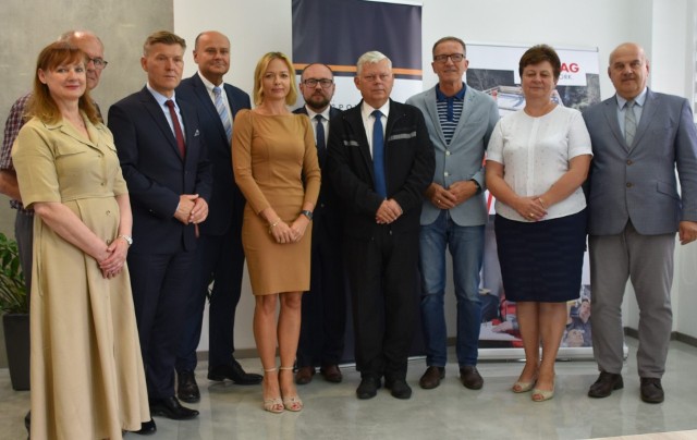 W Starostwie Powiatowym w Radomiu została podpisana umowa na budowę drogi na terenie gminy Przytyk.