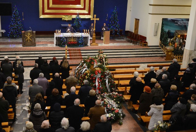 Msza święta żałobna za duszę Andrzeja Burskiego odbyła się się w środę 8 stycznia o godzinie 12.00 w kościele pod wezwaniem Matki Bożej Miłosierdzia w Radomiu przy ulicy księdza Staniosa.