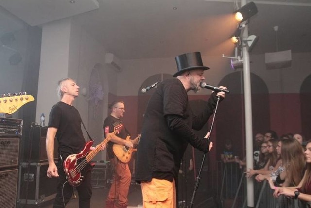 Koncert Pidżamy Porno z piątku, 13 marca został przełożony na 8 maja w klubie Akcent w Grudziądzu.
