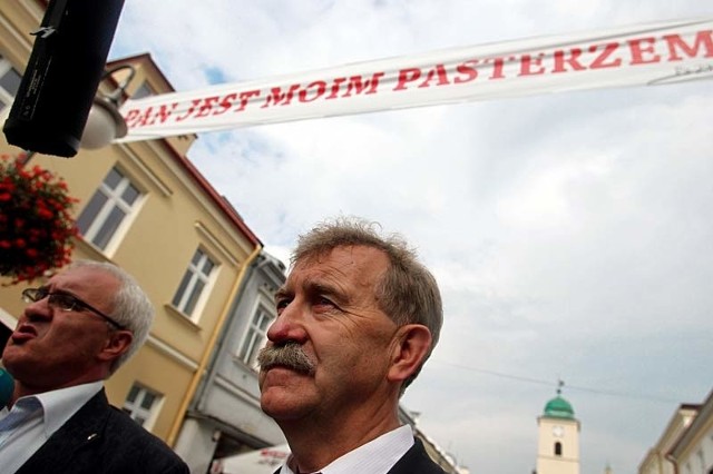 Kazimierz Jaworski i Jacek Kotula (z lewej) z ruchu  ruchu "Stop Laicyzacji".