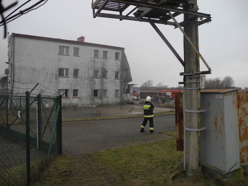 Pożar fabryki guzików w Cewlinie. Jedna osoba nie żyje