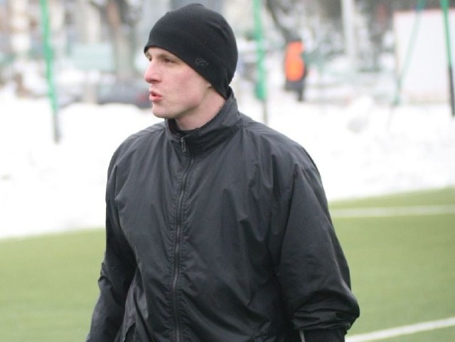 Juventa Starachowice w ten weekend również nie zainauguruje rundy wiosennej w trzeciej lidze. Na zdjęciu bramkarz tej drużyny Tomasz Wróblewski.