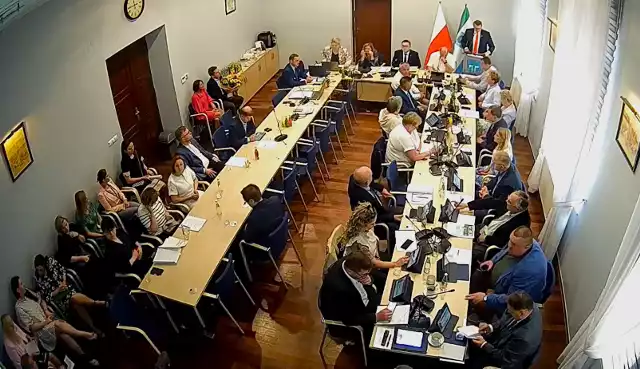 Sesja Rady Miejskiej w Myślenicach, na której udzielono burmistrzowi wotum zaufania i absolutorium