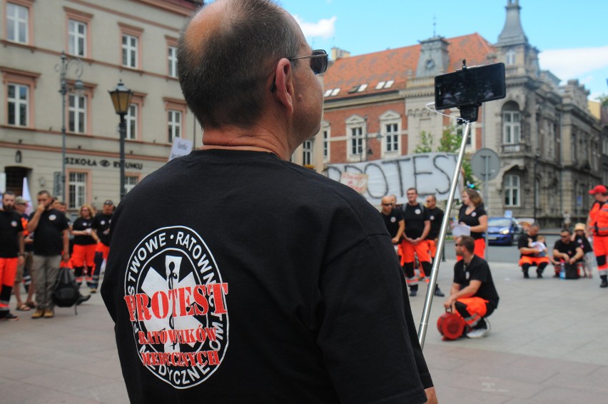 Kraków. Głośny protest ratowników medycznych