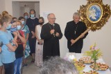 Kardynał Konrad Krajewski, jałmużnik papieża Franciszka, otworzył w sobotę wieczorem Dom Nadziei w Opolu