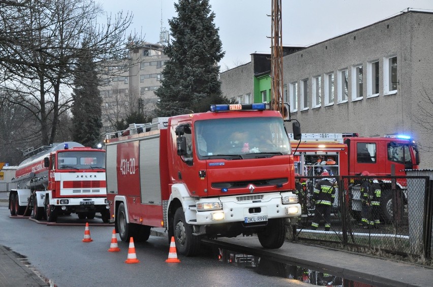 Pożar wybuchł na terenie składnicy materiałów wtórnych przy...