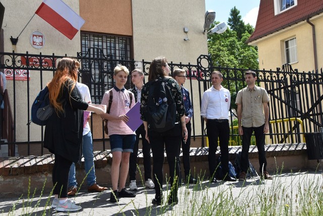 Przedstawiciele LGBT z Grudziądza i regionu złożyli skargę na zachowanie policjantów, którzy w ich ocenie nie chcieli chronić ich przed grupą pseudokibiców.