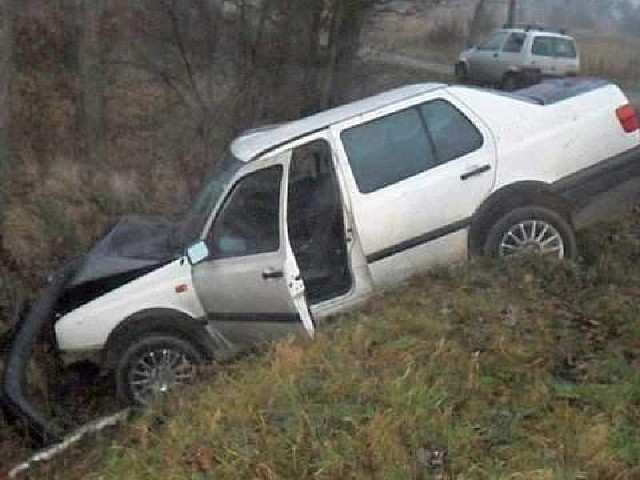 Rozbity volkswagen vento.