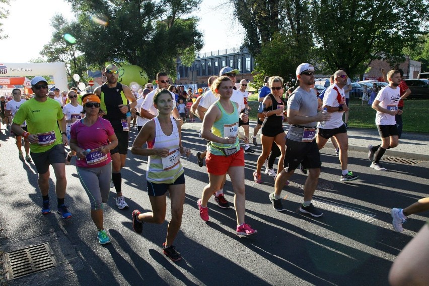 Bieg Fabrykanta 2016. 10 kilometrów szlakiem fabrykanckiej Łodzi [ZDJĘCIA]