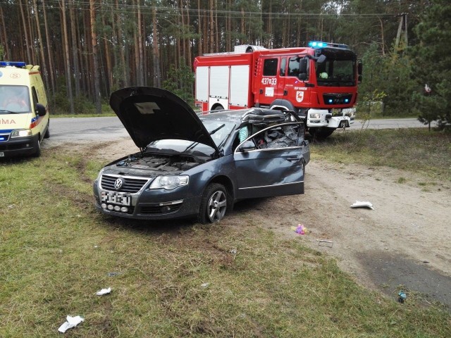 Stanowisko kierowania hajnowskiej Państwowej Straży Pożarnej odebrało informację o tragedii o godz. 10.43. Na miejsce wypadku pierwsi dotarli druhowie ochotnicy z OSP Narew. Z Hajnówki wraz z samochodem ratownictwa technicznego z JRG Hajnówka przyjechał dowódca akcji, st. kapitan Piotr Sienkiewicz. Oto jego relacja.