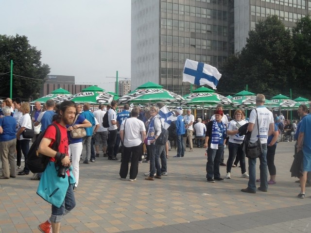 Kibice Finlandii tuż przed wejściem do Spodka na mecz ich drużyny z Koreą Południową
