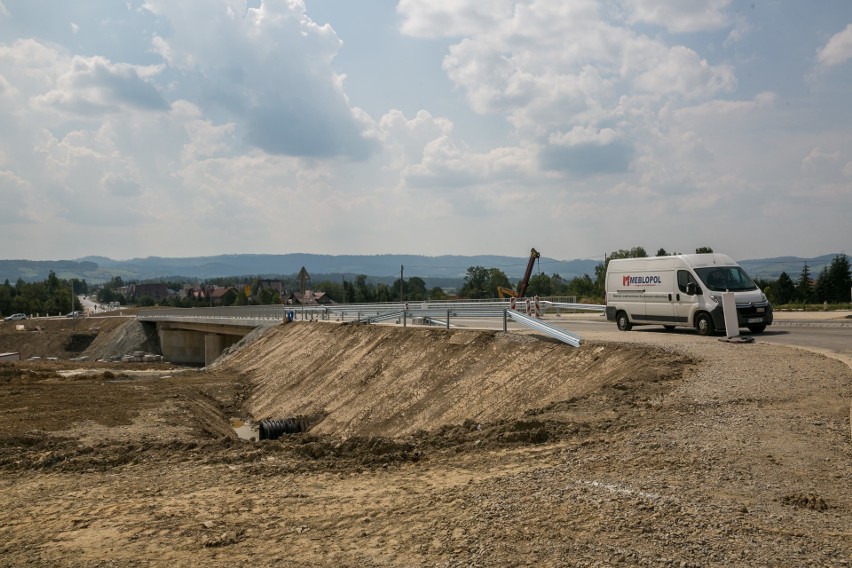 Koniec znienawidzonego przez kierowców skrzyżowania na zakopiance [ZDJĘCIA]