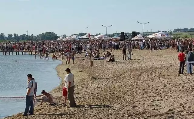 Tak w ubiegłym roku mieszkańcy wypoczywali nad kąpieliskiem w Skalbmierzu.