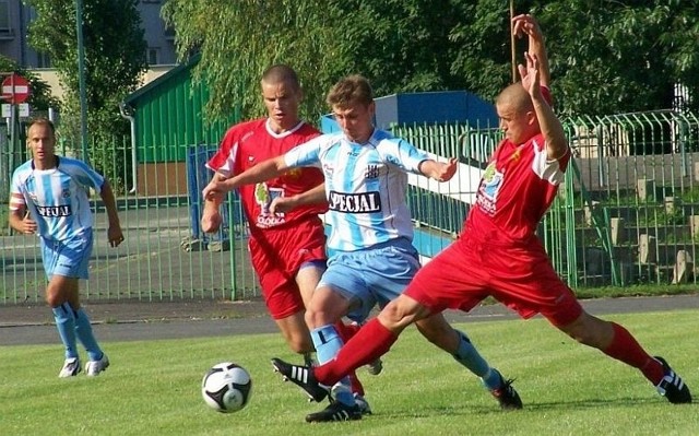 Sokółczanie (czerwone stroje) nie sprostali II-ligowcowi z poprzedniego sezonu