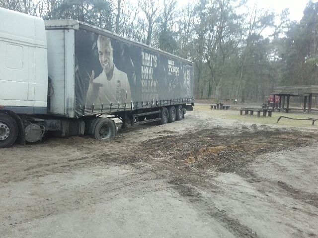 Parkingi leśne, z racji swojej wielkości oraz nieutwardzonej...