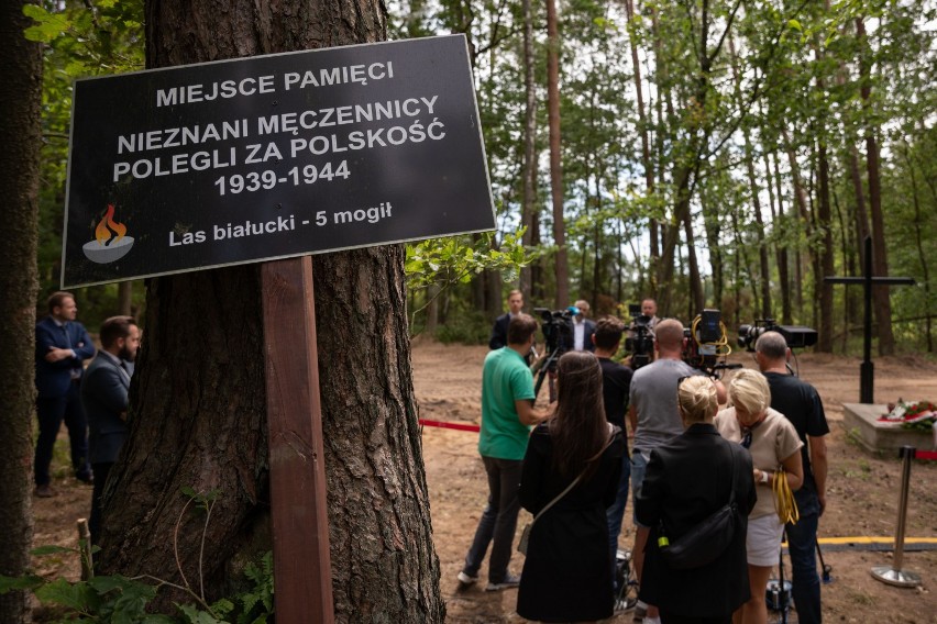 IPN ujawnił szczątki 8 tysięcy ofiar w Lesie Białuckim....
