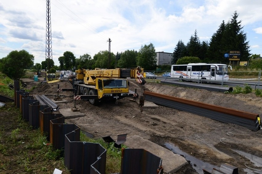 Łęczyca: Wstrzymano hałaśliwą budowę wiaduktu kolejowego