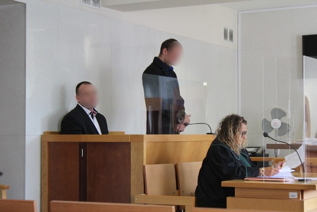 Byli antyterroryści na sali rozpraw sądu w Nowym Targu z obrońcą Kamilą Krausiewicz Moskal