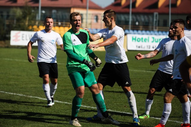 Trzecioligowe mecze w roli gospodarza Jutrzenka rozgrywa na stadionie w Zabierzowie