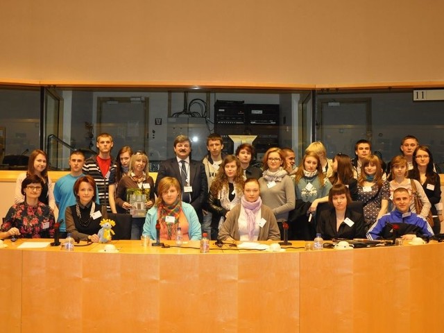 Wizyta w Parlamencie Europejskim była jednym z głównych punktów wycieczki do Brukseli. Na miejscu spotkali tam Jarosława Kalinowskiego, europosła.