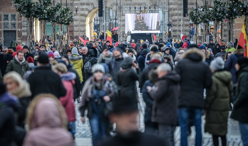 Cały Gdańsk wierzy, że dobro zwycięży! "Nikt nie chciał w tych chwilach być sam. Dlatego tak wszyscy lgnęli do siebie"