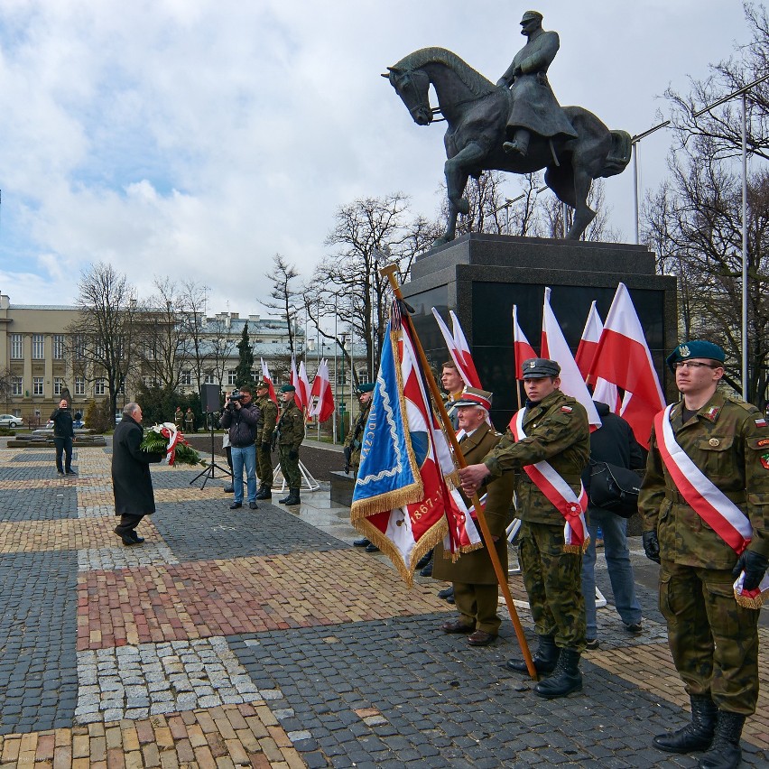 Obchody imienin Marszałka Piłsudskiego na placu Litewskim