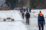 Tatry. Na szlakach tłumy turystów. Niespokojna sobota w górach, dwie akcje TOPR