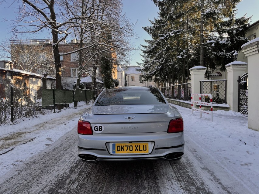 Może służyć do podwożenia gwiazd pod czerwone dywany. Nadaje...