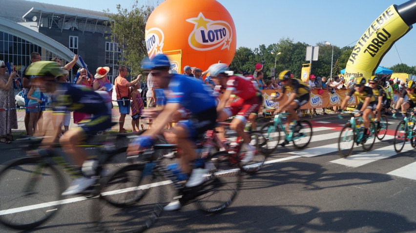 Tour de Pologne 2017 w Jastrzębiu. Kolarze mkną przed siebie