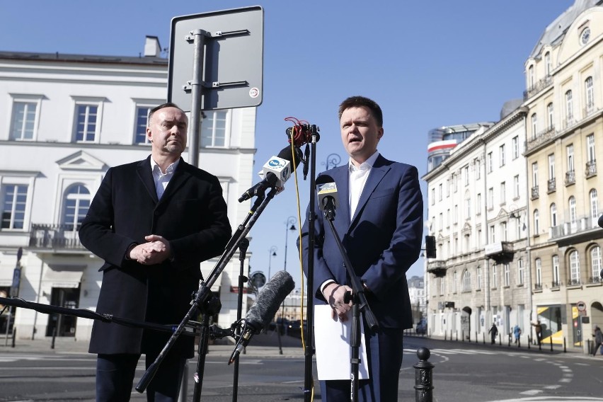 Szymon Hołownia otrzymał wsparcie w wyborach prezydenckich...