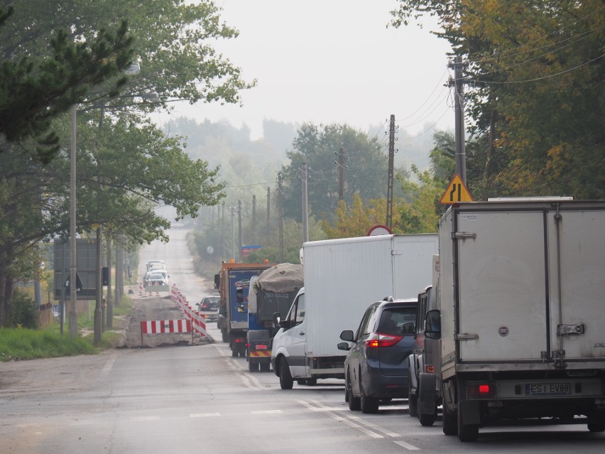 Zaczęły się roboty i korki na ulicy Pomorskiej. Na Stokach powstanie rondo