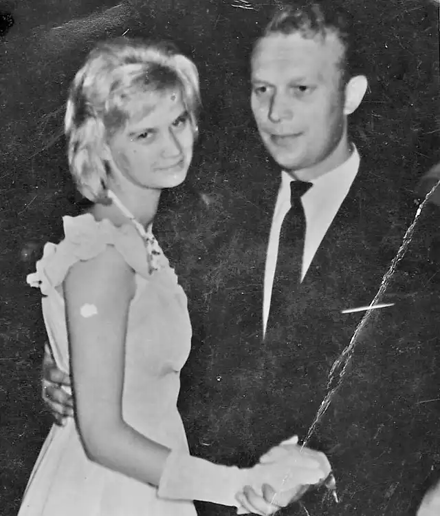 &#8211; Lechu Żyła świetnie tańczył. Pierwszy raz tańczyłam z nim na naszym balu maturalnym w 1961 roku, bo był wychowawcą naszej klasy, a potem wiele razy na zjazdach absolwentów &#8211; wspomina Barbara Romek z domu Weiss.