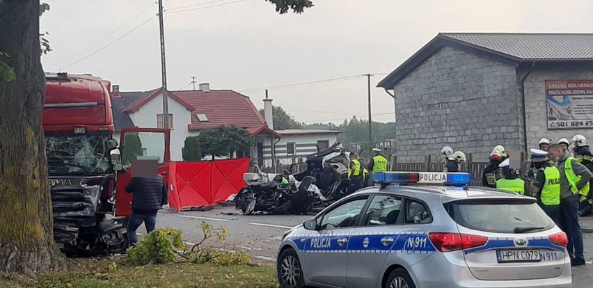 Tragiczny wypadek w Trzebielinie. Nie żyje ojciec i jego...