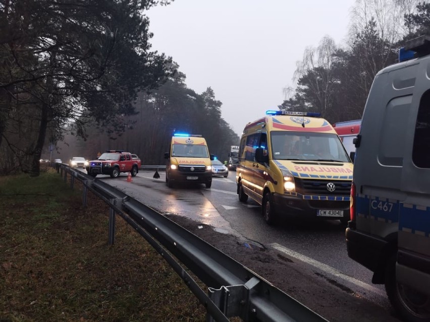 Groźny wypadek w naszym regionie. Droga jest zablokowana!