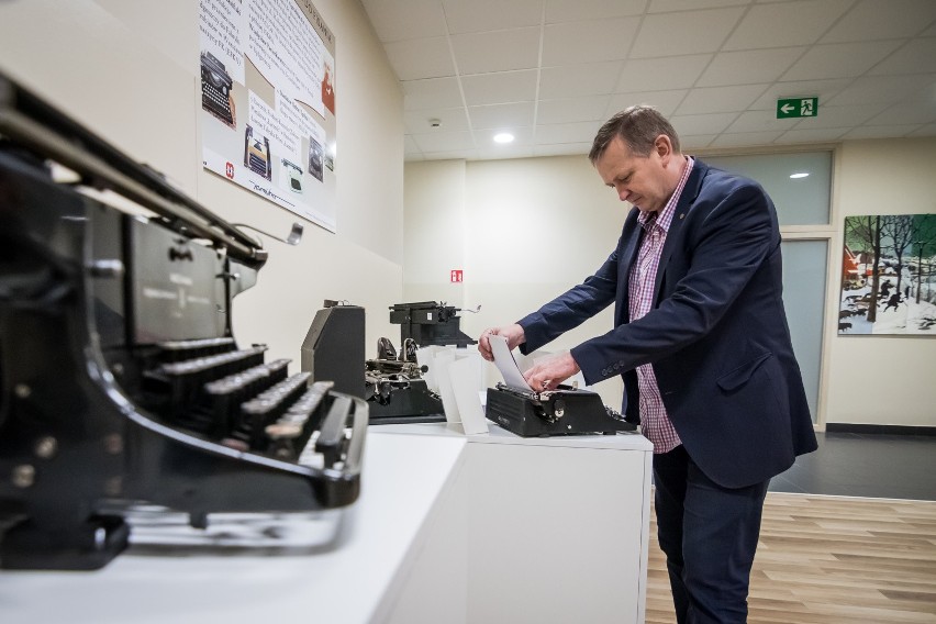 Od XIX-wiecznych maszyn do pisania, przez automat tokarski,...